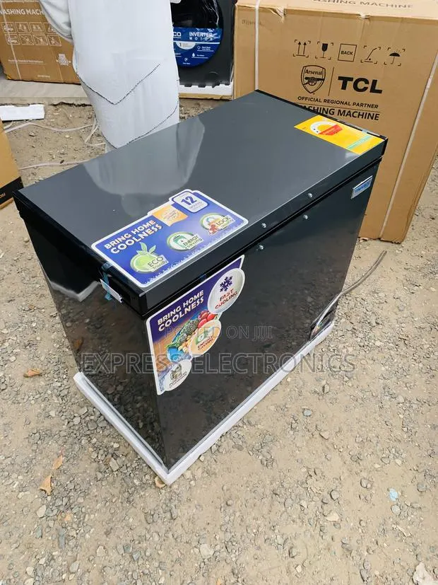 Lovely New Nasco NAS-250FL Chest Freezer - 200 Litres Silver · Photo 1