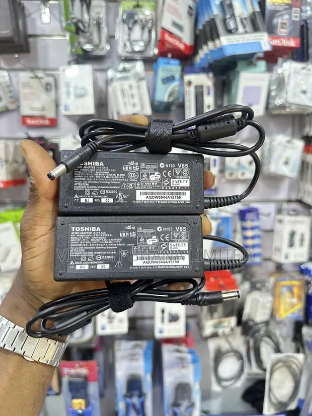 Toshiba Adapter · Photo 1