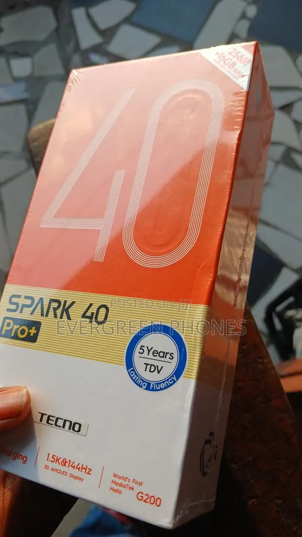 New Tecno Spark 40 Pro+ 256 GB Gold · Photo 1