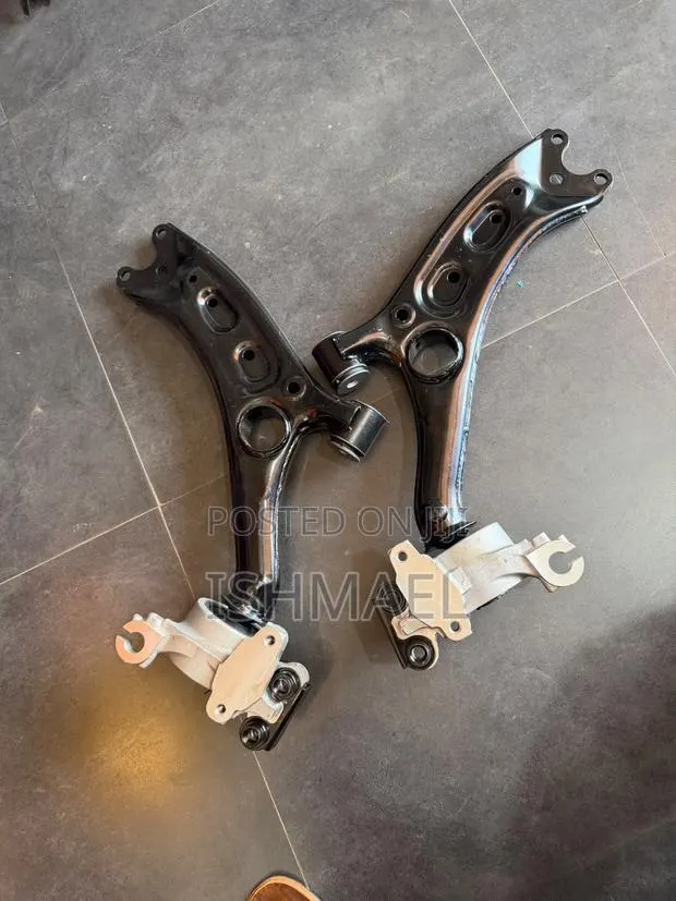 CR-V Lower Arm 2017-2022 · Photo 1