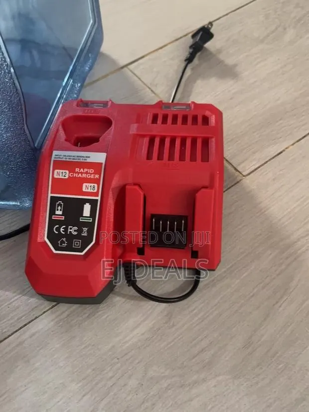 Milwaukee Battery Charger M18 and M12 · Photo 1