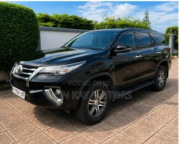 Toyota Fortuner 2.7 AWD 2019 Black · Photo 1