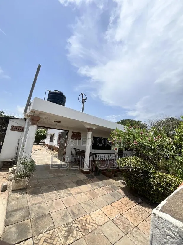 5bdrm House in Dansoman for sale · Photo 1