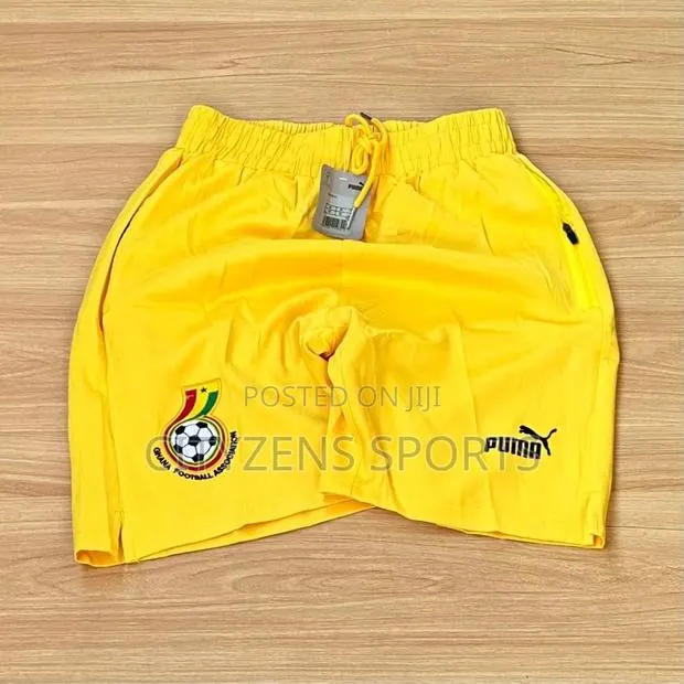 Black Stars Yellow Shorts · Photo 1