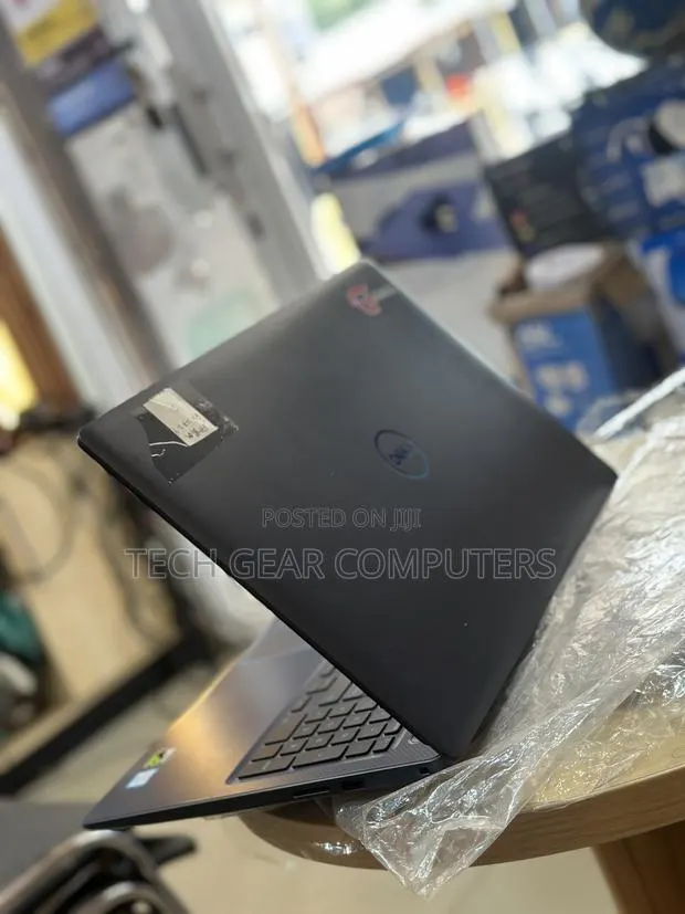 Laptop Dell G3 17 3579 16GB Intel Core i7 SSD 512GB · Photo 1