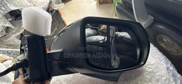 Honda HRV 2018- Driving Mirror · Photo 1