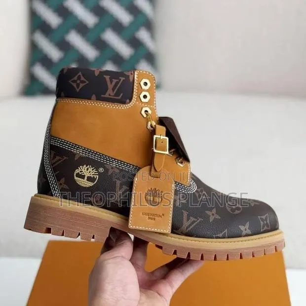 Brown Lv Timberland Boots · Photo 1