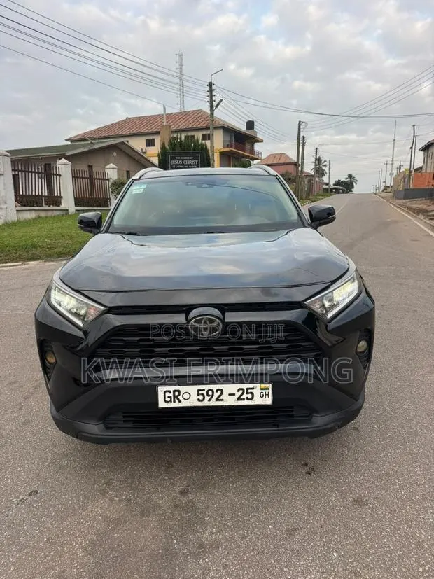 Toyota RAV4 Limited AWD 2020 White · Photo 1