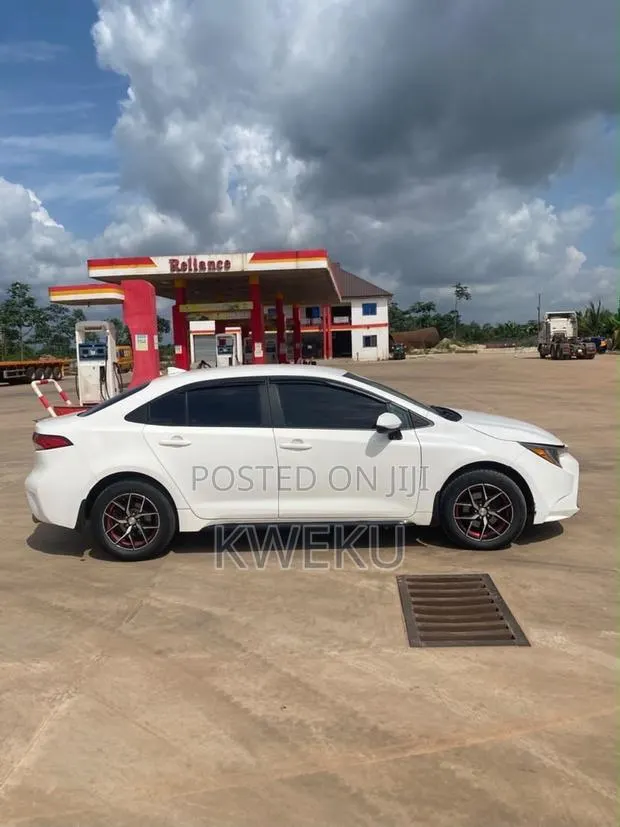 Toyota Corolla 2020 White · Photo 1