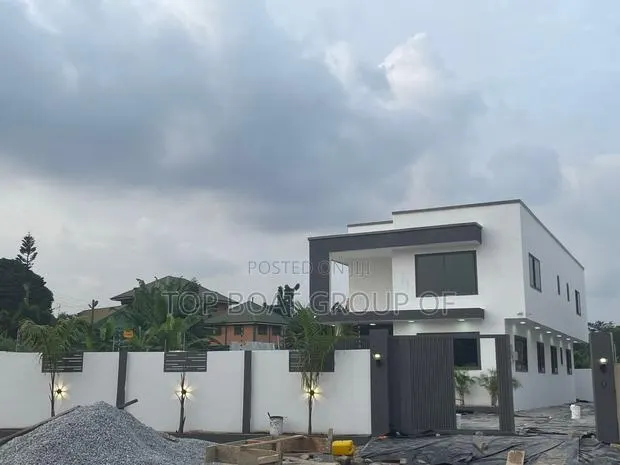 Furnished 4bdrm House in Top Boat Estate, Kumasi Metropolitan for sale · Photo 1
