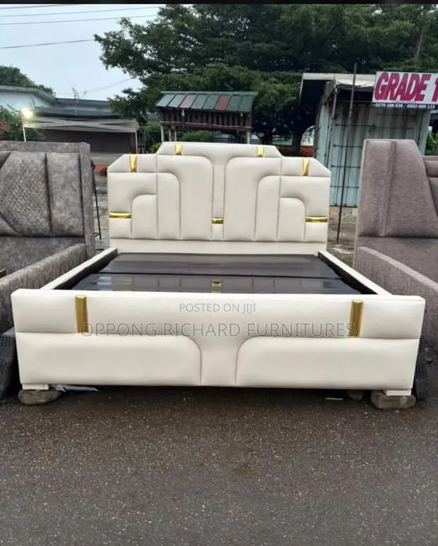 Double Bed · Photo 1