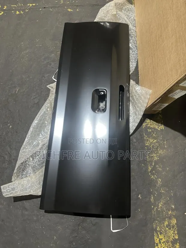 Toyota Hilux Vigo 2008,2010,2012 Tailgate Boot ORIGINAL · Photo 1