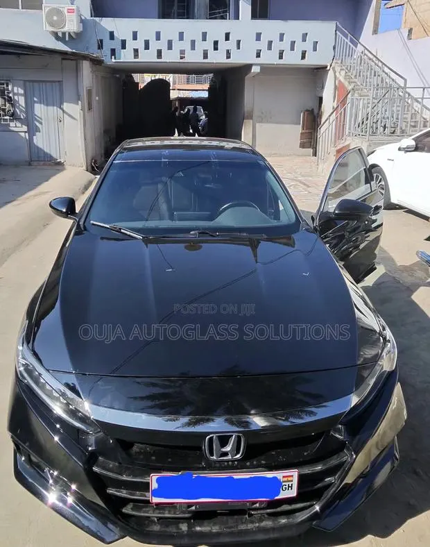 2018 Honda Accord Windscreen Available · Photo 1