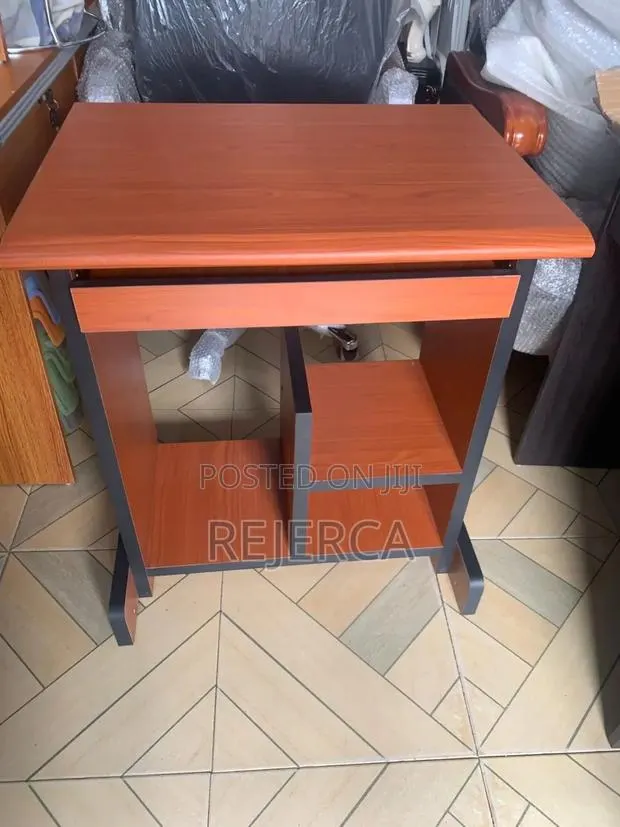 Durable Computer Desk · Photo 1