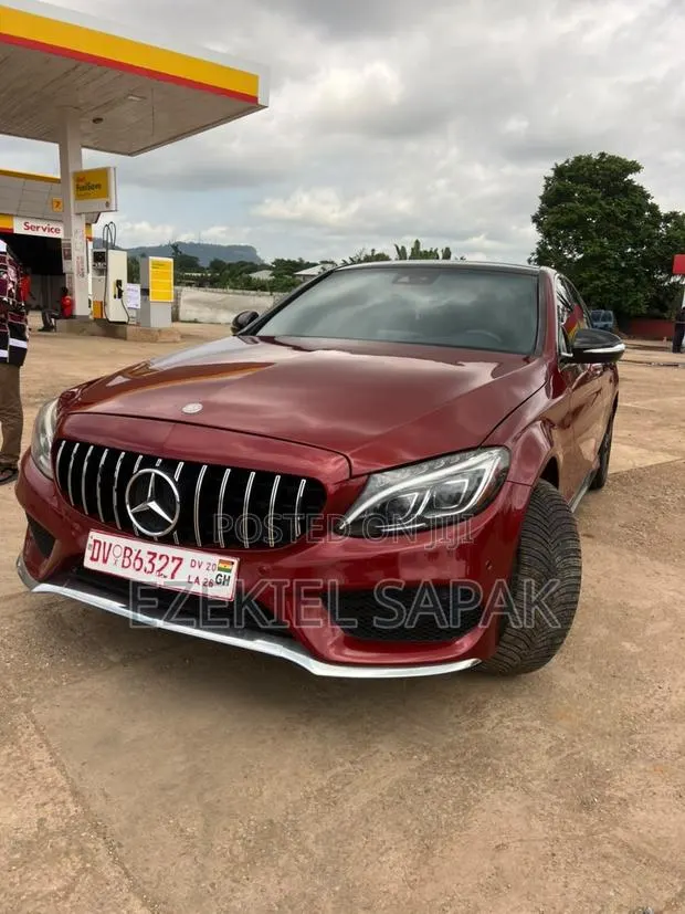 Mercedes-Benz C300 Base 4Matic Sedan AWD (2.0L 4cyl 7A) 2016 Red · Photo 1