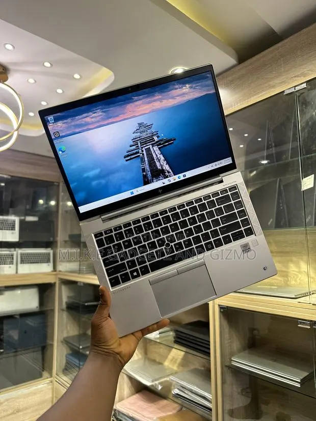 Laptop HP EliteBook 840 G7 16GB Intel Core i5 SSD 256GB · Photo 1