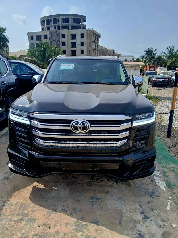 New Toyota Land Cruiser LC300 2024 Black · Photo 1