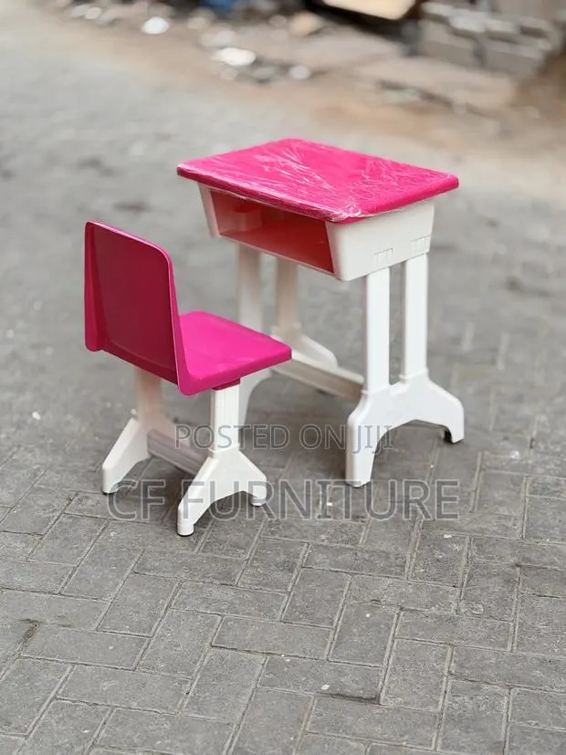 Nursery/Kids/Children Plastic Desk(small) · Photo 1