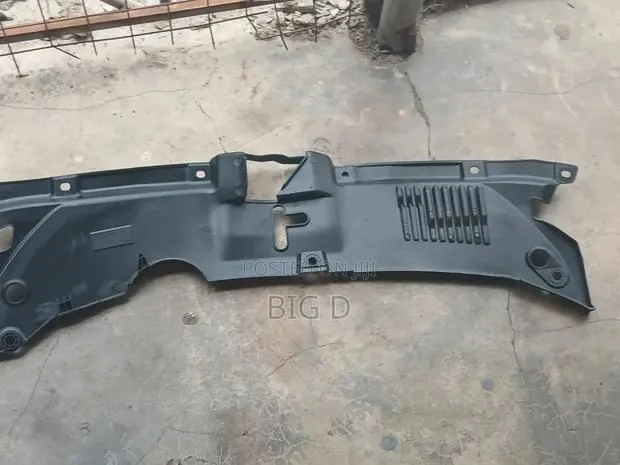 Honda HRV 2023 , 2024 , 2025 Radiator Panel · Photo 1