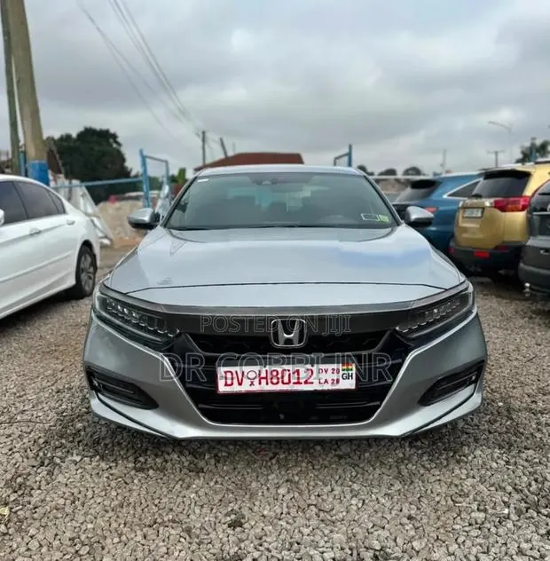 Honda Accord 2020 Silver · Photo 1