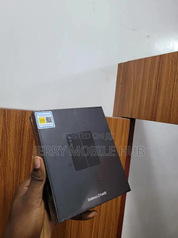New Samsung Galaxy Z Fold 5 1 TB Black · Photo 1