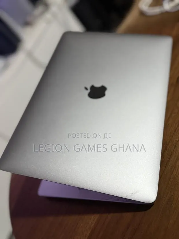 Laptop Apple MacBook Pro 2020 8GB Intel Core I5 SSD 512GB · Photo 1