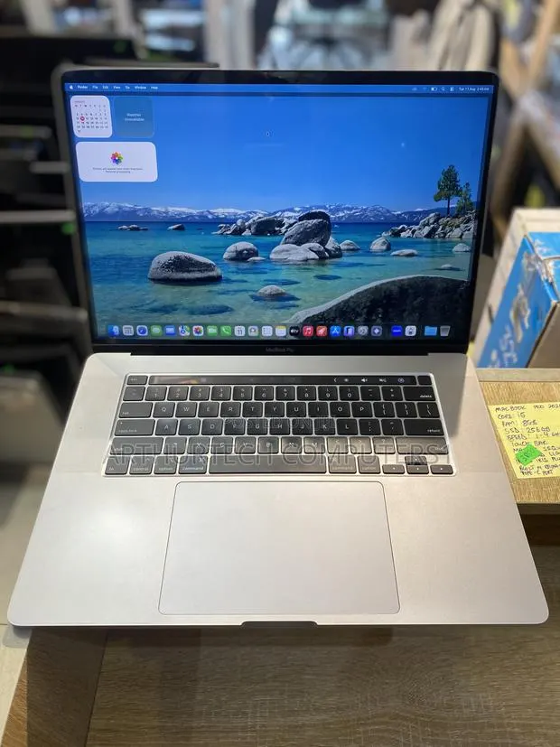 Laptop Apple MacBook Pro 2019 32GB Intel Core i9 SSD 1T · Photo 1