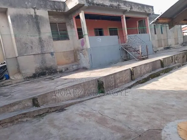 8bdrm House in Kwabre for sale · Photo 1