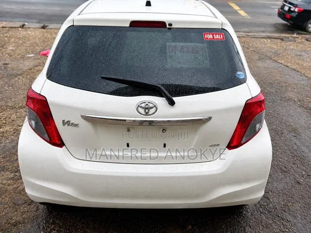 Toyota Vitz 2012 White