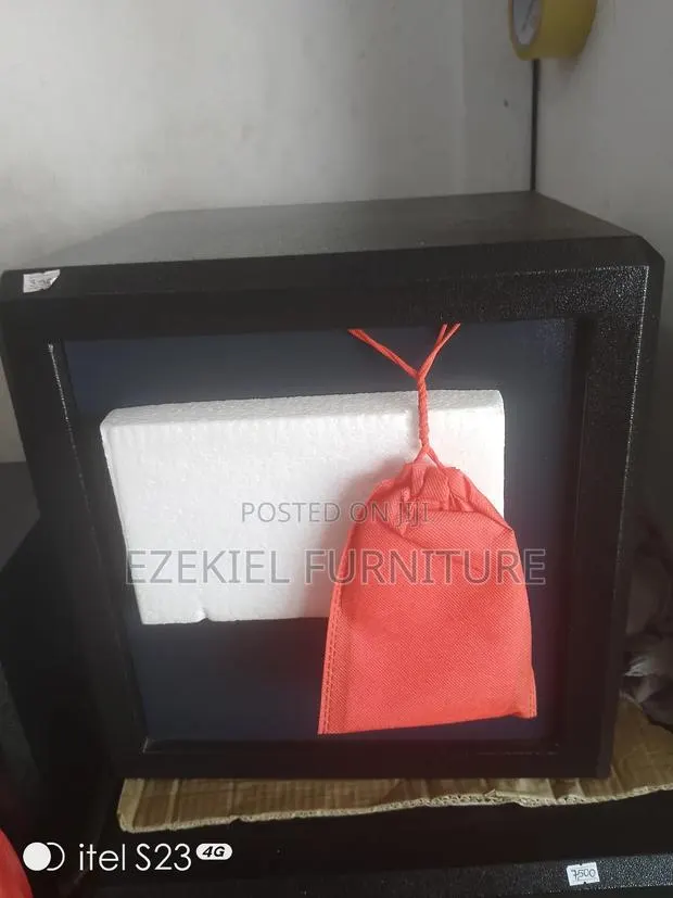 Fireproof Money And Valuable Safe · Photo 1