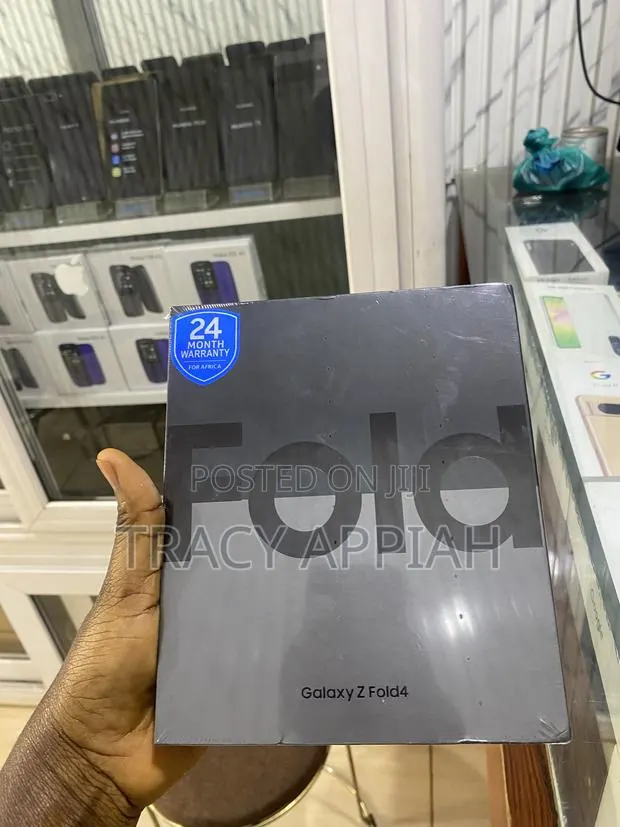 New Samsung Galaxy Z Fold4 256 GB Black · Photo 1