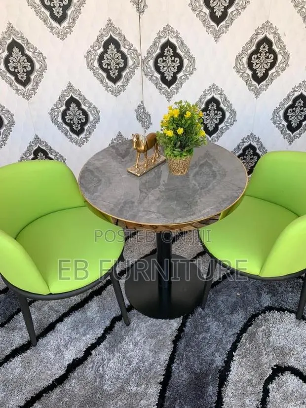 Mable Dining With Two Chairs · Photo 1