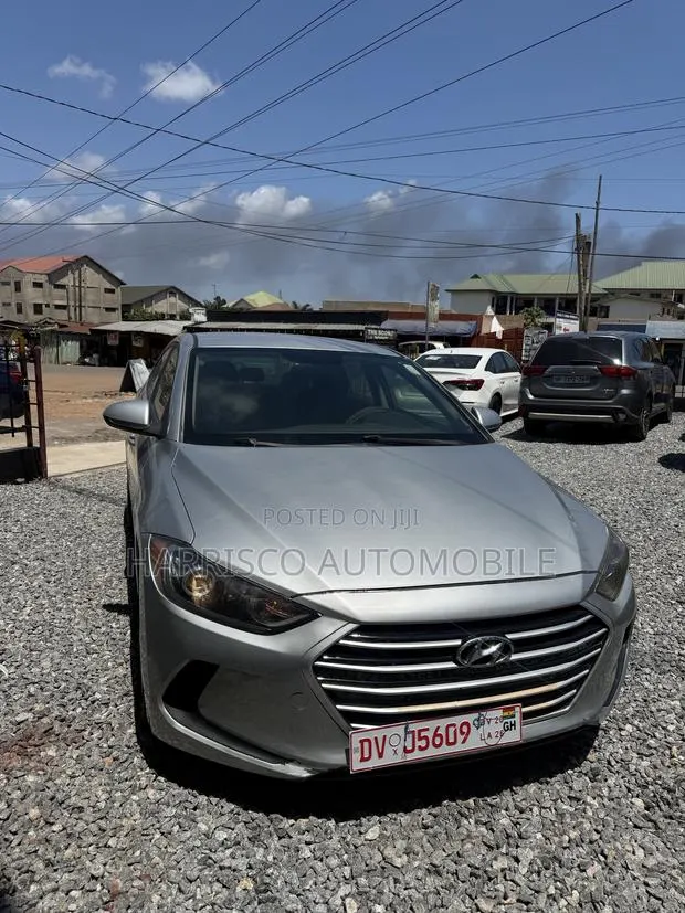 Hyundai Elantra SE 2018 Silver · Photo 1