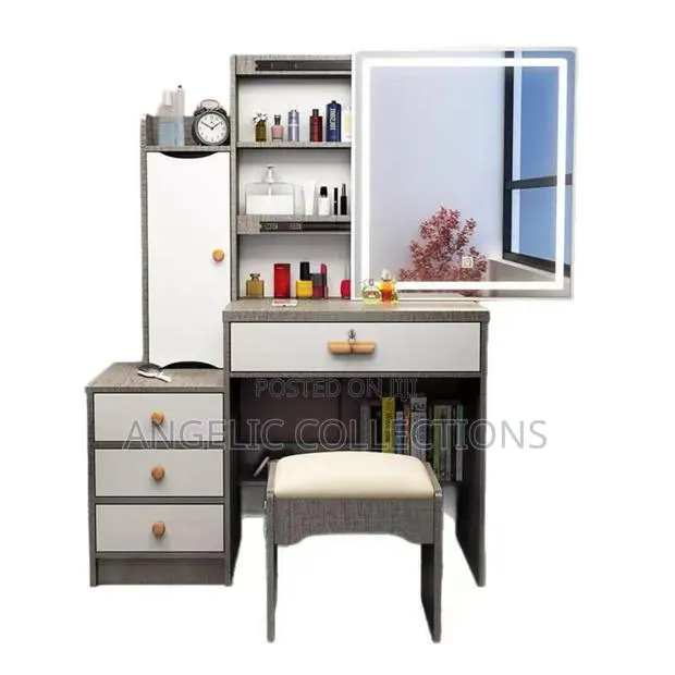 Led Dressing Table With Mirror · Photo 1