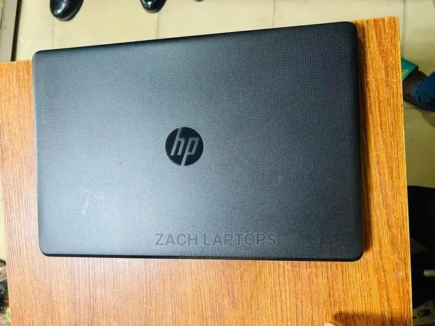 Laptop HP 4GB AMD A6 HDD 500GB · Photo 1