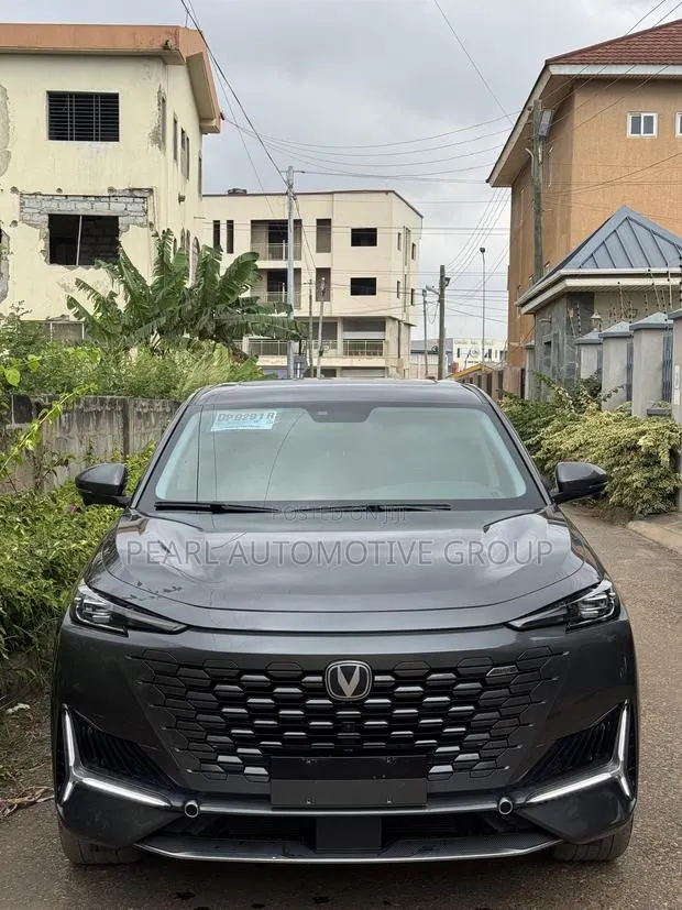 Changan UNI-K 1.5 Hybrid FWD 2023 Gray · Photo 1
