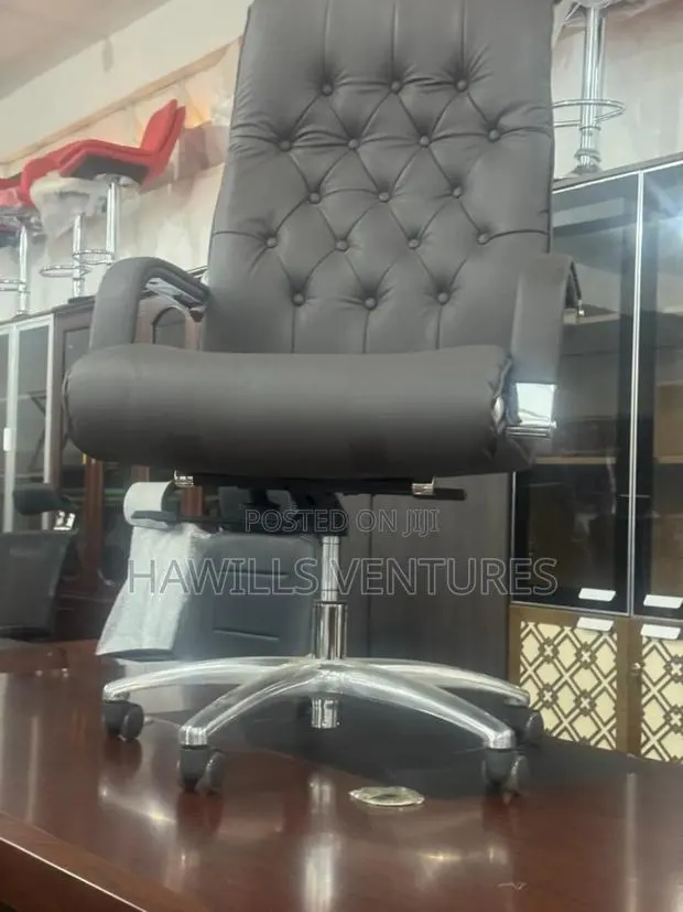 Executive Leather Chair · Photo 1