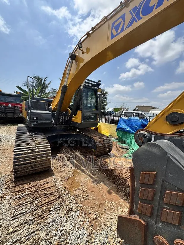 XCMG Excavator · Photo 1