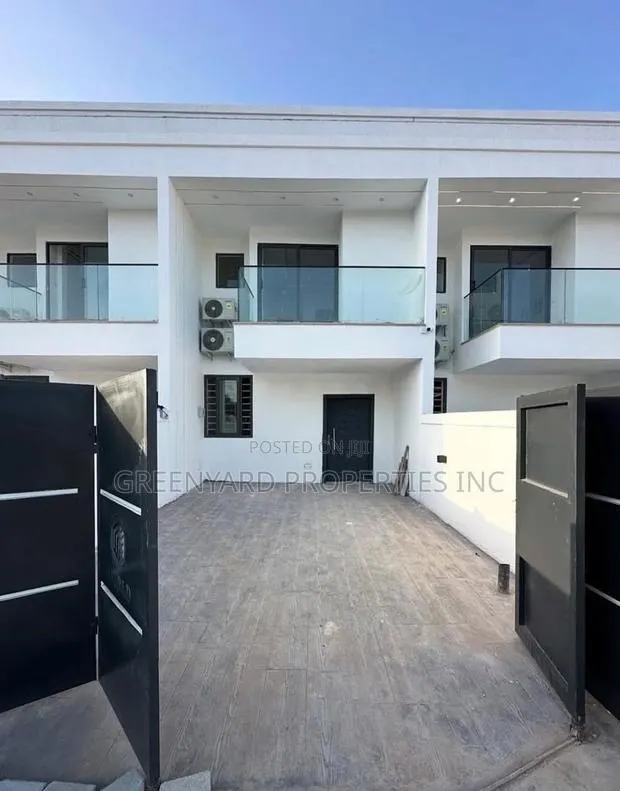 2bdrm Townhouse/Terrace in Botwe for sale · Photo 1