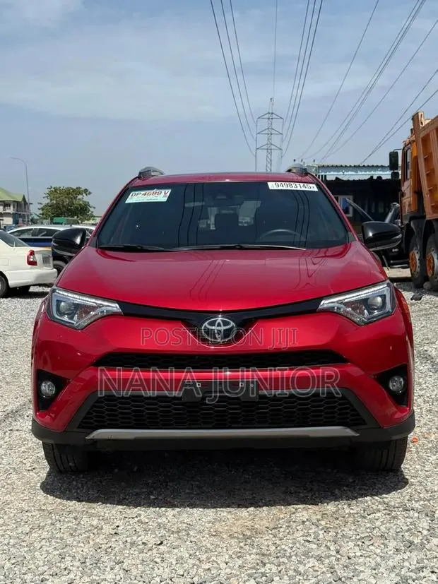 Toyota RAV4 2017 Red · Photo 1