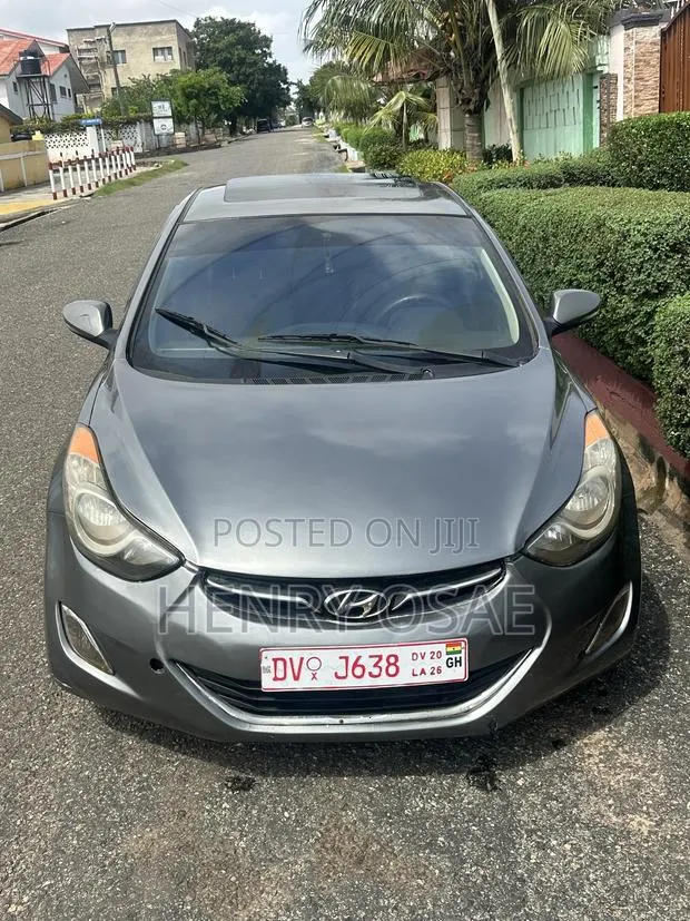 Hyundai Elantra GLS Sedan FWD (1.8L 4cyl 6A) 2013 Gray · Photo 1