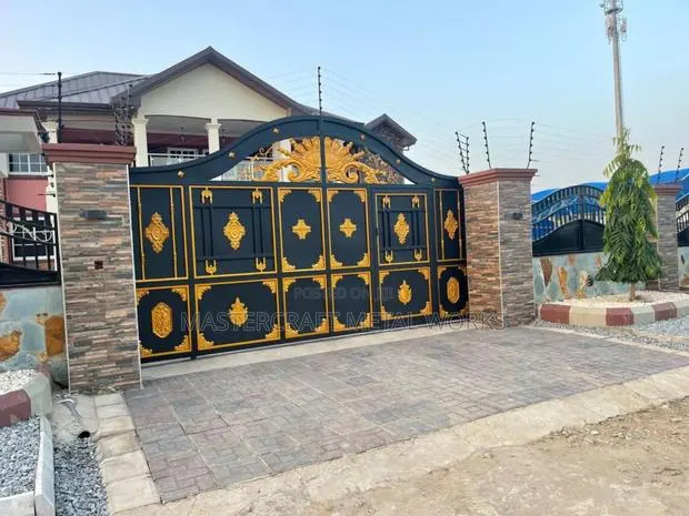 Main Metal Gate Sliding · Photo 1