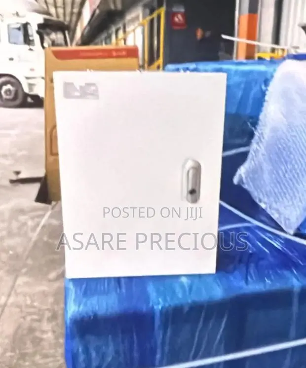 Distribution Box · Photo 1