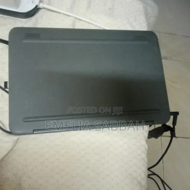 New Laptop 4GB Intel eMMC 32GB · Photo 1