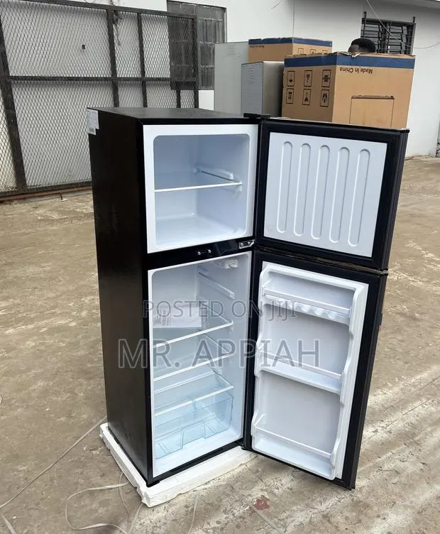 Eco-Friendly Nasco 158L Top Freezer Fridge(Silver) · Photo 1