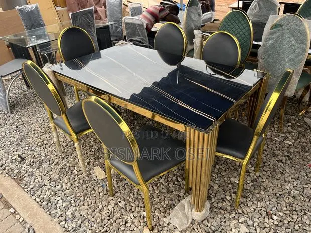 Beautiful 6 Seater Dining Table, With a Golden Designs · Photo 1