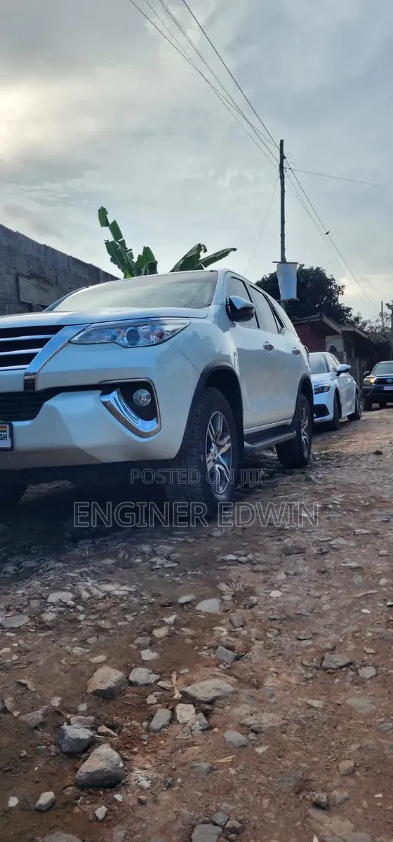 Toyota Fortuner 2.7 AWD 2019 White · Photo 1