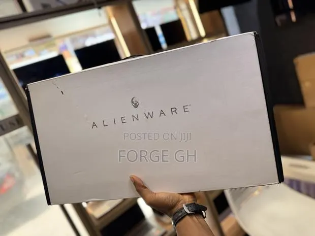 Laptop Alienware M16 R2 16GB Intel Core Ultra 7 SSD 1T · Photo 1