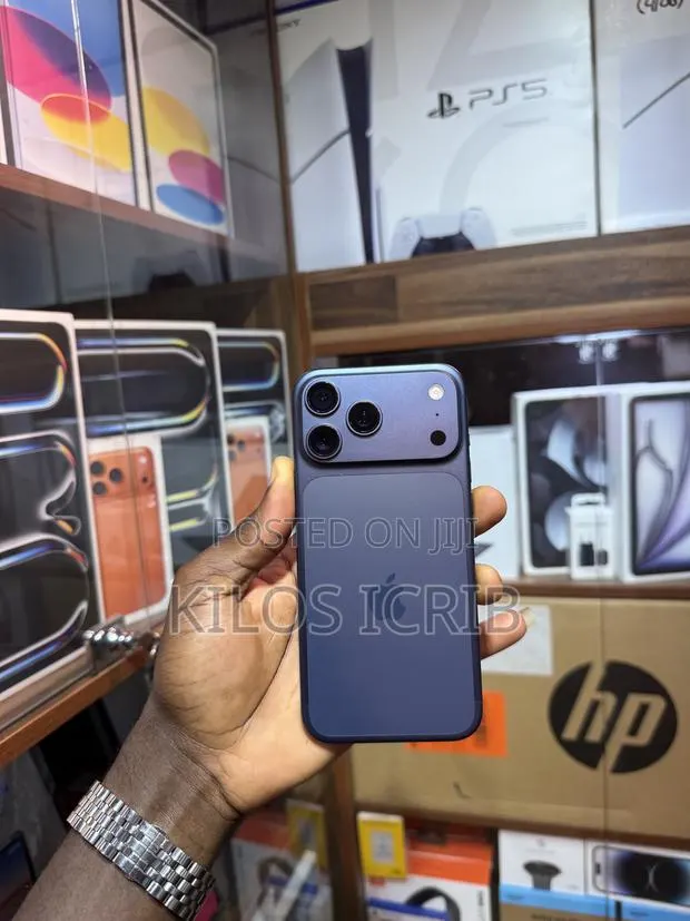 Apple iPhone 17 Pro Max 512 GB Blue · Photo 1