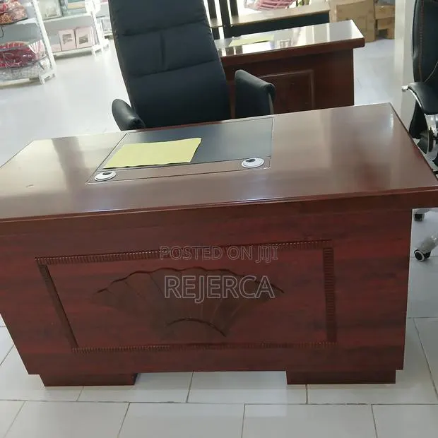Durable Office Desk · Photo 1